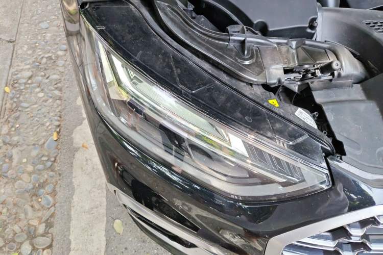 Used Audi Q5L 2022 40T Fashionable and Dynamic Model Right Front Headlight