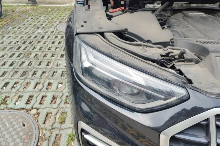 Used Audi Q5L 2022 40T Fashionable and Elegant Model Right Front Headlight