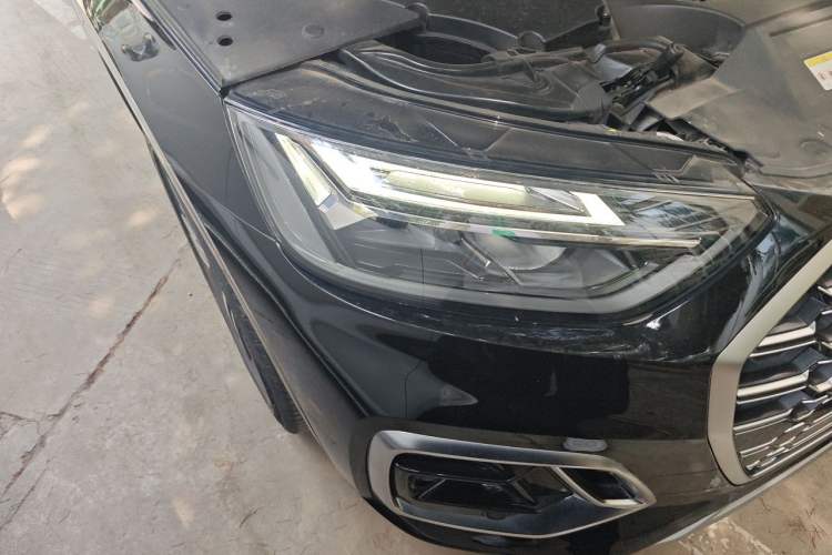 Used Audi Q5L 2022 40T Fashionable and Dynamic Model Right Front Headlight