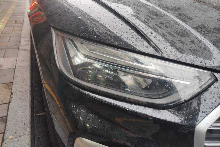 Used Audi Q5L 2022 40T Fashionable and Dynamic Model Right Front Headlight