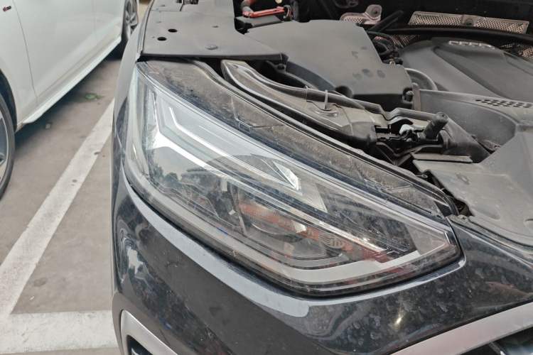 Used Audi Q5L 2022 40T Fashionable and Dynamic Model Right Front Headlight