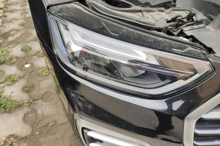 Used Audi Q5L 2022 40T Luxury Elegant Model Right Front Headlight