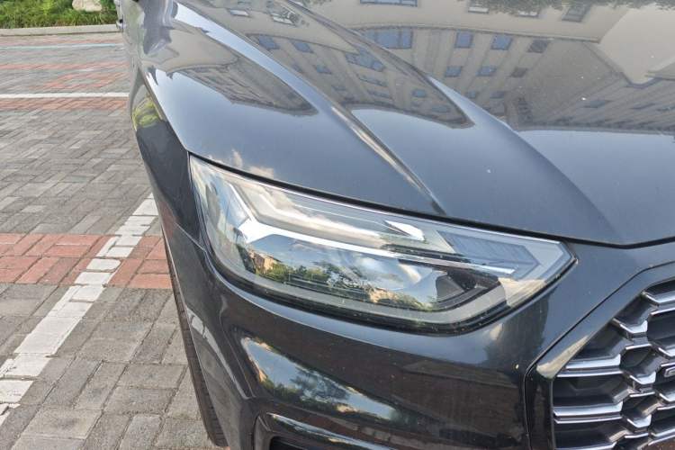 Used Audi Q5L 2022 40T Fashionable and Dynamic Model Right Front Headlight