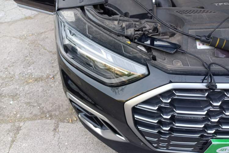 Used Audi Q5L 2022 40T Fashionable and Dynamic Model Right Front Headlight