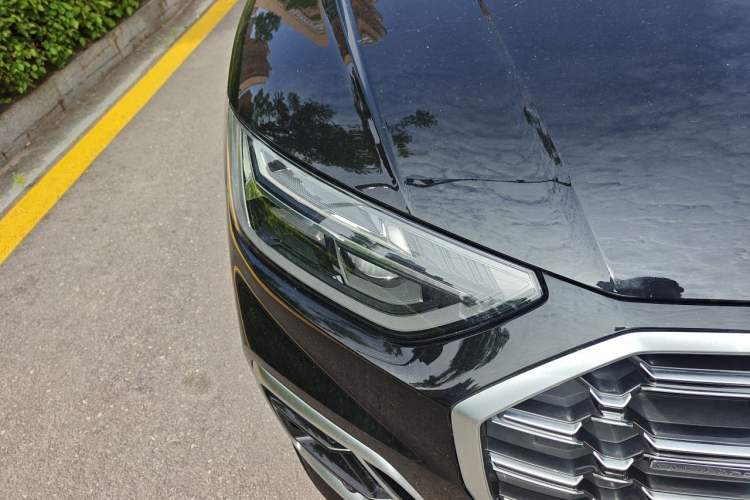 Used Audi Q5L 2022 40T Fashionable and Dynamic Model Right Front Headlight