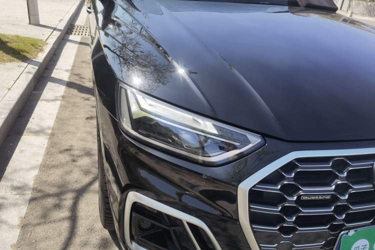 Used Audi Q5L 2022 40T Fashionable and Dynamic Model Right Front Headlight