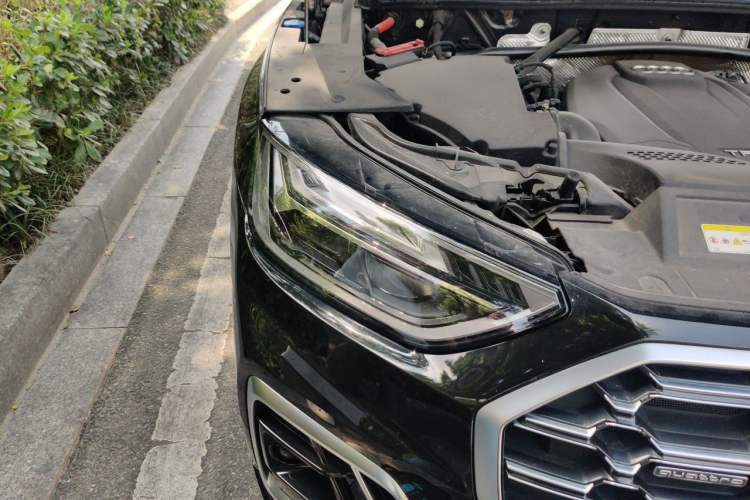 Used Audi Q5L 2022 40T Fashionable and Dynamic Model Right Front Headlight
