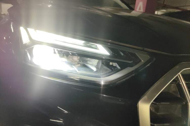 Used Audi Q5L 2022 45T Luxury Elegant Model Right Front Headlight