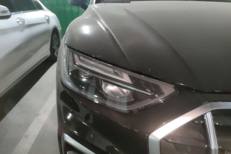 Used Audi Q5L 2022 40T Fashionable and Elegant Model Right Front Headlight