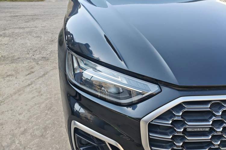 Used Audi Q5L 2022 40T Fashionable and Dynamic Model Right Front Headlight