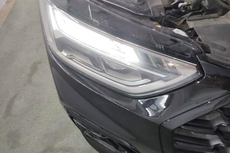 Used Audi Q5L 2022 40T Fashionable and Dynamic Model Right Front Headlight