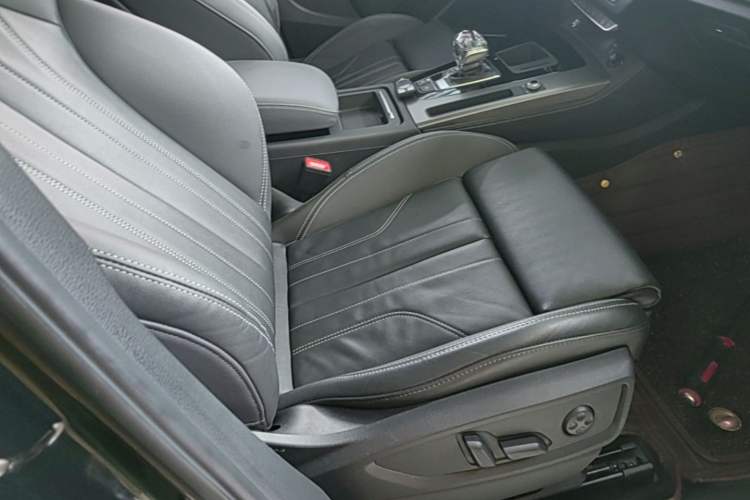 Used Audi Q5L 2022 45T Luxury Dynamic Model Right Front Seat
