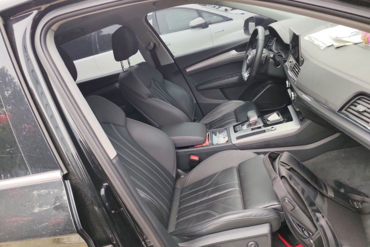 Used Audi Q5L 2022 40T Fashionable and Dynamic Model Right Front Seat