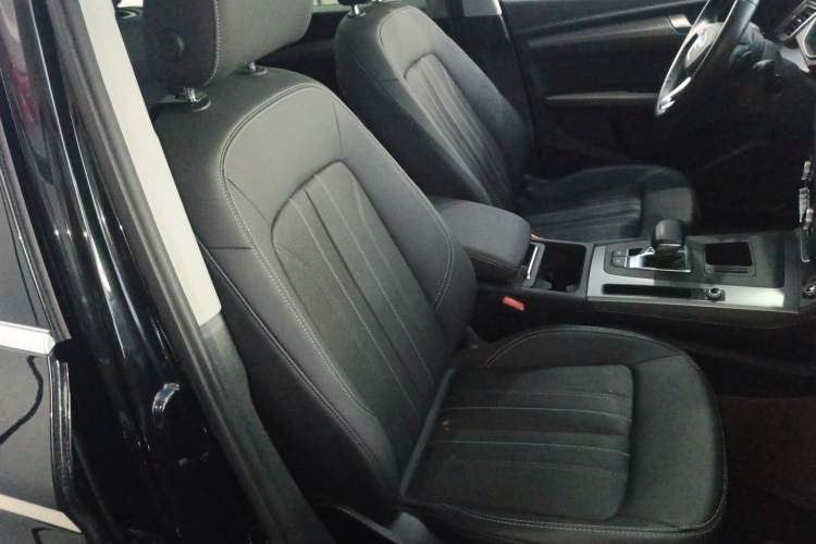 Used Audi Q5L 2022 40T Fashionable and Elegant Model Right Front Seat