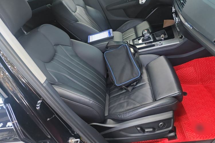 Used Audi Q5L 2022 40T Luxury Dynamic Model Right Front Seat