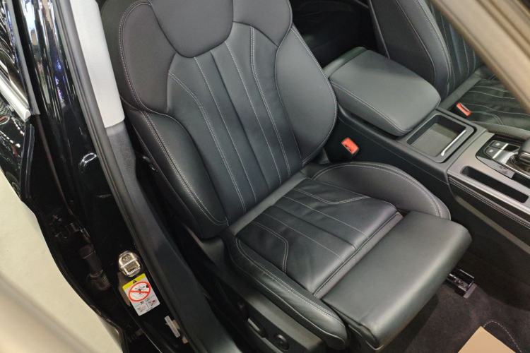 Used Audi Q5L 2022 45T Luxury Dynamic Model Right Front Seat