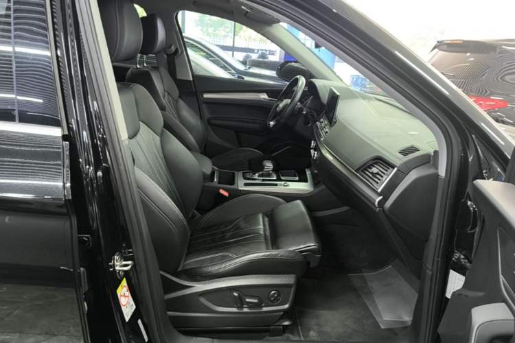 Used Audi Q5L 2022 40T Fashionable and Dynamic Model Right Front Seat