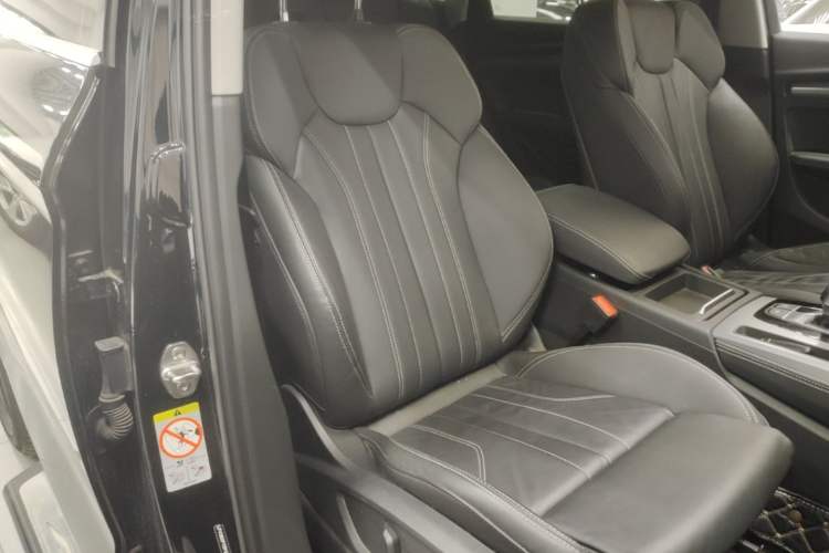Used Audi Q5L 2022 40T Fashionable and Dynamic Model Right Front Seat