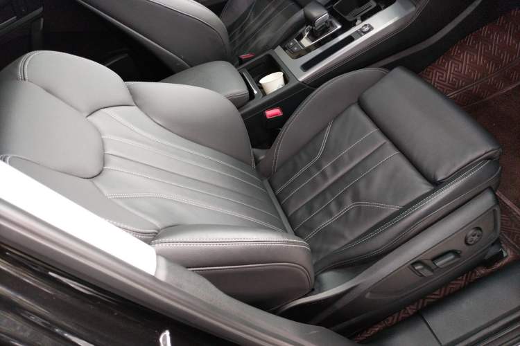 Used Audi Q5L 2022 40T Fashionable and Dynamic Model Right Front Seat