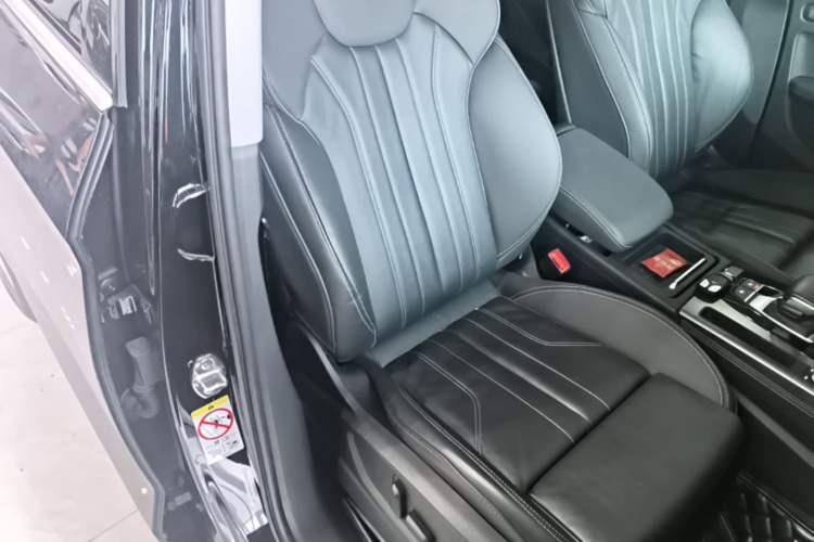 Used Audi Q5L 2022 40T Luxury Dynamic Model Right Front Seat