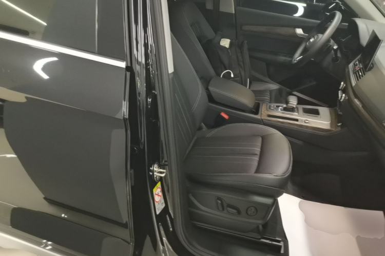 Used Audi Q5L 2022 Updated Version 45T Luxury Prestige Edition Right Front Seat