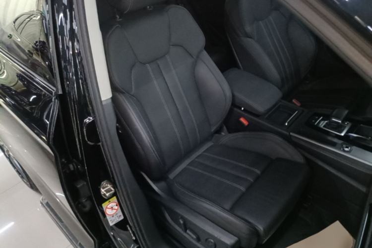 Used Audi Q5L 2022 40T Fashionable and Dynamic Model Right Front Seat