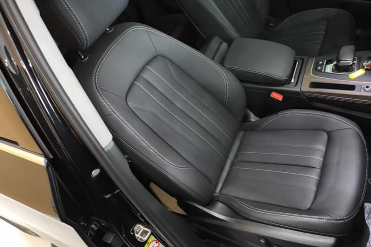 Used Audi Q5L 2022 Updated Version 40T Luxury Elegant Edition Right Front Seat