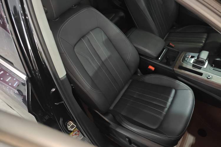 Used Audi Q5L 2022 40T Luxury Elegant Model Right Front Seat