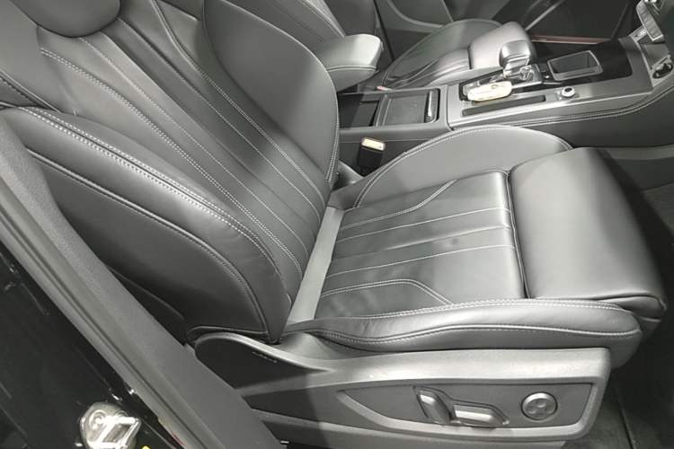 Used Audi Q5L 2022 45T Luxury Dynamic Model Right Front Seat