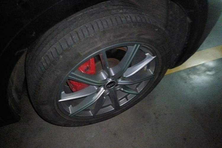 Used Audi Q5L 2022 Updated 40T Luxury Dynamic Edition Right Front Wheel Hub