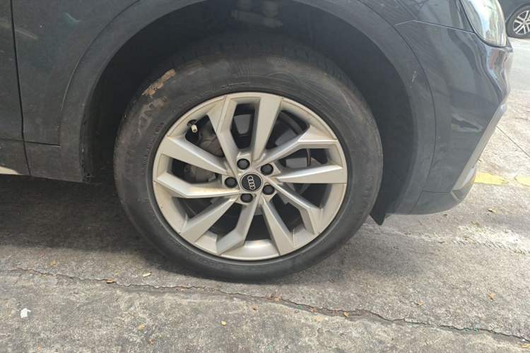 Used Audi Q5L 2022 40T Luxury Dynamic Model Right Front Wheel Hub