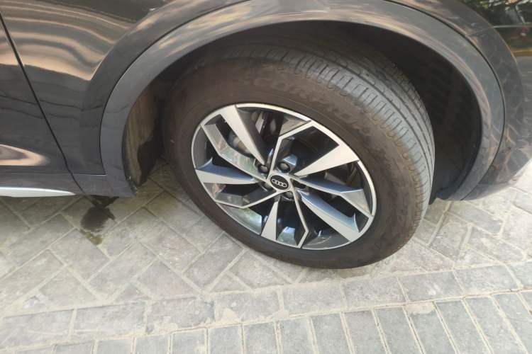 Used Audi Q5L 2022 40T Luxury Elegant Model Right Front Wheel Hub