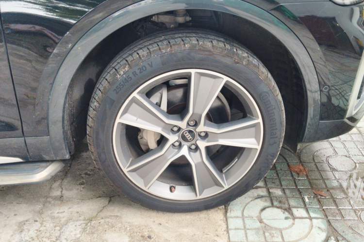 Used Audi Q5L 2022 45T Luxury Elegant Model Right Front Wheel Hub