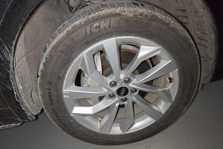 Used Audi Q5L 2022 40T Luxury Dynamic Model Right Front Wheel Hub