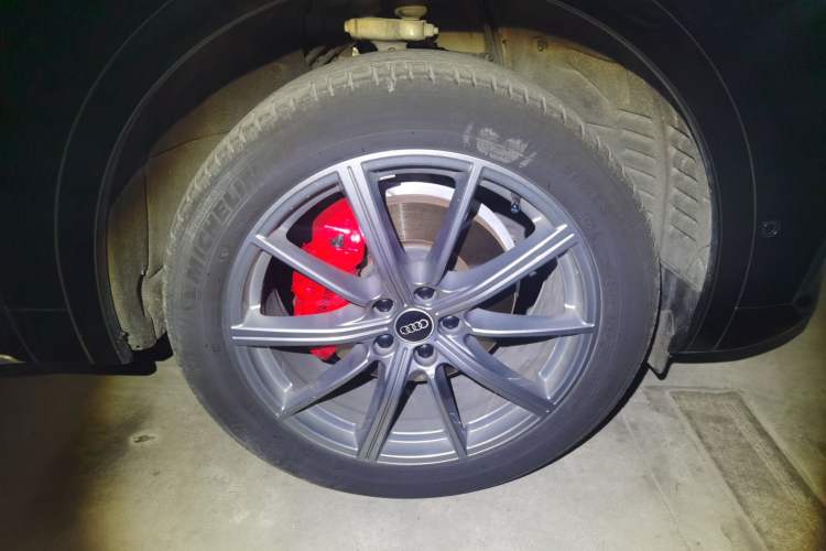 Used Audi Q5L 2022 Updated 40T Luxury Dynamic Edition Right Front Wheel Hub