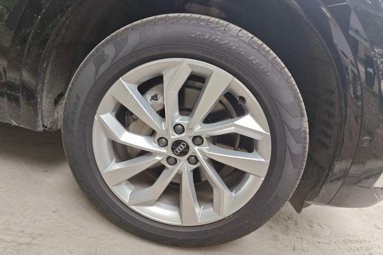 Used Audi Q5L 2022 40T Luxury Dynamic Model Right Front Wheel Hub