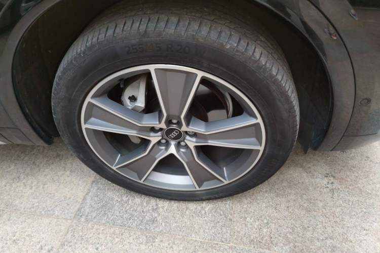 Used Audi Q5L 2022 45T Luxury Dynamic Model Right Front Wheel Hub