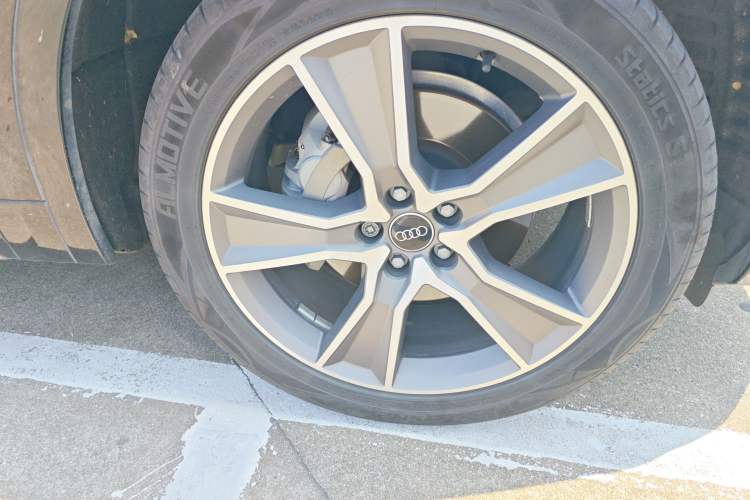 Used Audi Q5L 2022 45T Luxury Dynamic Model Right Front Wheel Hub