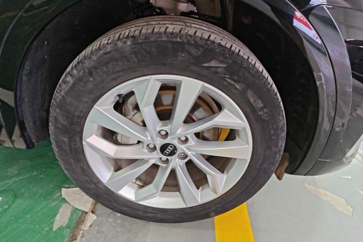 Used Audi Q5L 2022 40T Luxury Dynamic Model Right Front Wheel Hub
