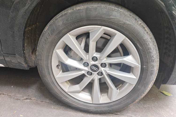 Used Audi Q5L 2022 Updated 40T Luxury Dynamic Edition Right Front Wheel Hub