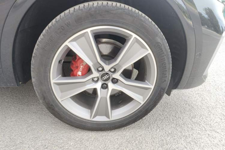 Used Audi Q5L 2022 Updated 45T Luxury Dynamic Version Right Front Wheel Hub