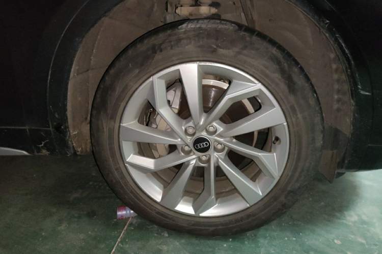 Used Audi Q5L 2022 Updated 40T Luxury Dynamic Edition Right Front Wheel Hub