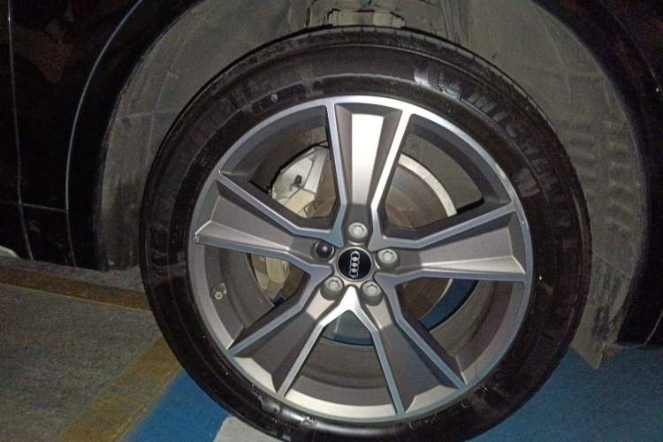 Used Audi Q5L 2022 Updated 45T Luxury Dynamic Version Right Front Wheel Hub