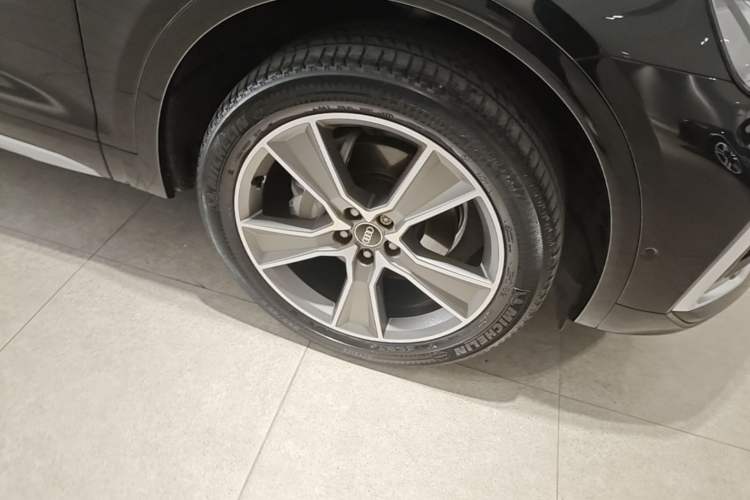 Used Audi Q5L 2022 40T Luxury Dynamic Model Right Front Wheel Hub