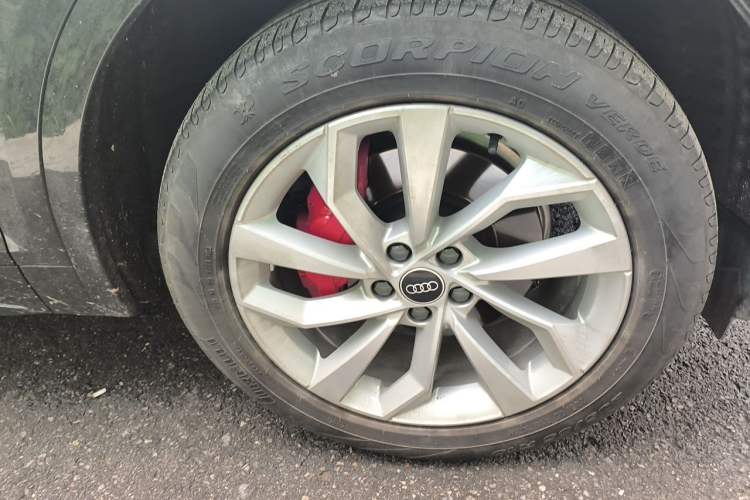Used Audi Q5L 2022 Updated 40T Luxury Dynamic Edition Right Front Wheel Hub