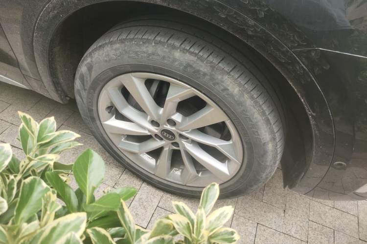 Used Audi Q5L 2022 Updated 40T Luxury Dynamic Edition Right Front Wheel Hub