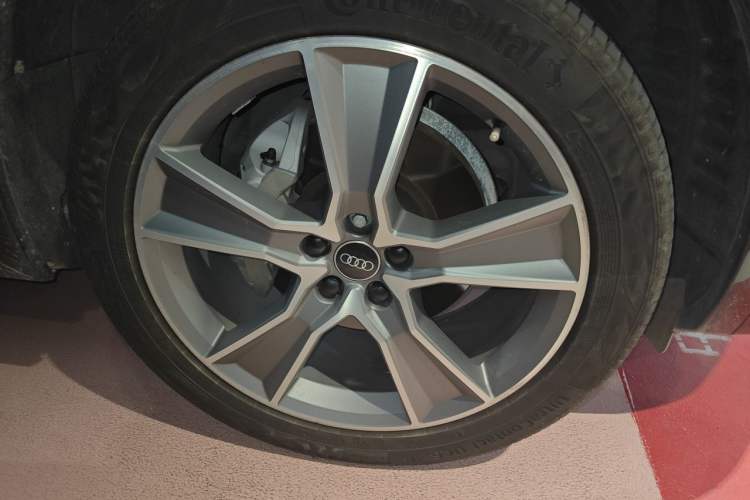 Used Audi Q5L 2022 45T Luxury Dynamic Model Right Front Wheel Hub