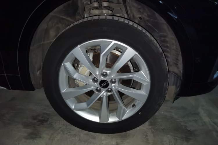 Used Audi Q5L 2022 40T Luxury Dynamic Model Right Front Wheel Hub