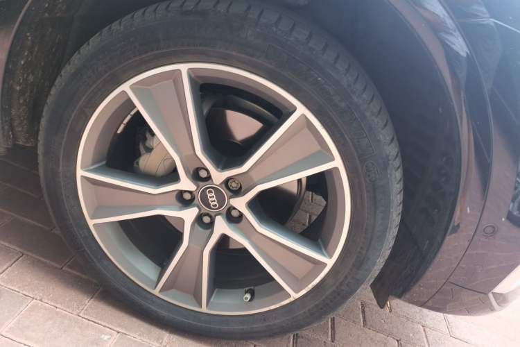 Used Audi Q5L 2022 45T Luxury Dynamic Model Right Front Wheel Hub