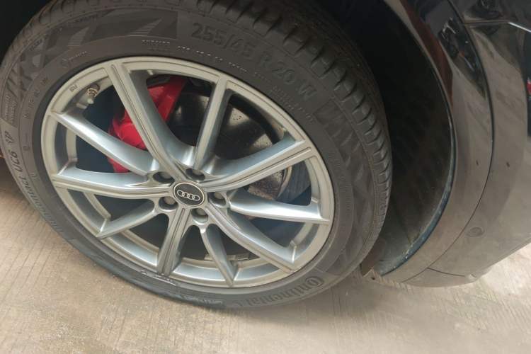 Used Audi Q5L 2022 Updated 45T Luxury Dynamic Version Right Front Wheel Hub